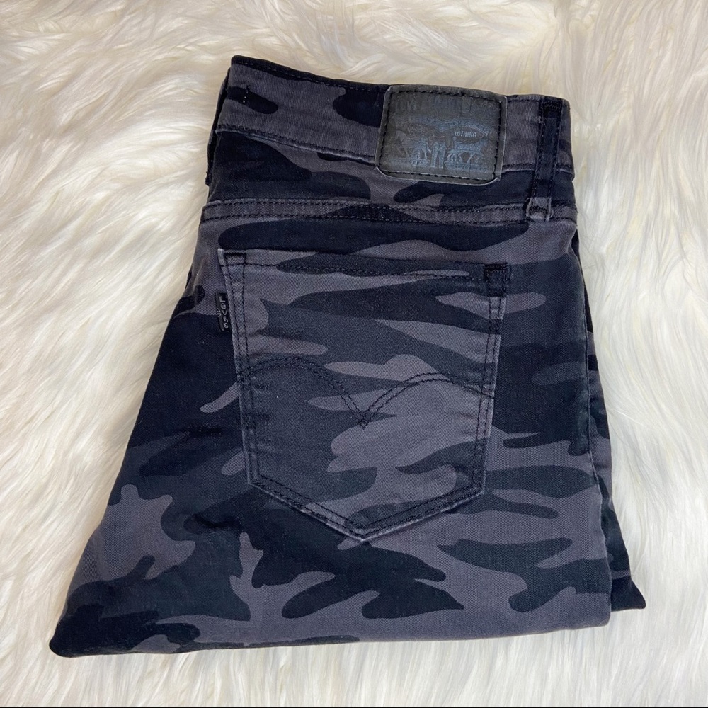 LEVI'S BLACK CAMO 711 SKINNY JEANS